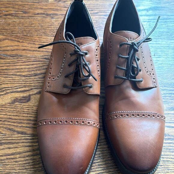Sawyer Cap Toe Oxford Shoes. Caramel brown. Lace up. Size 10. - Picture 2 of 10